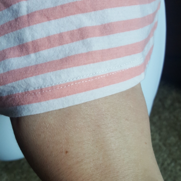 Medium H&M Basics tee - Picture 2 of 2